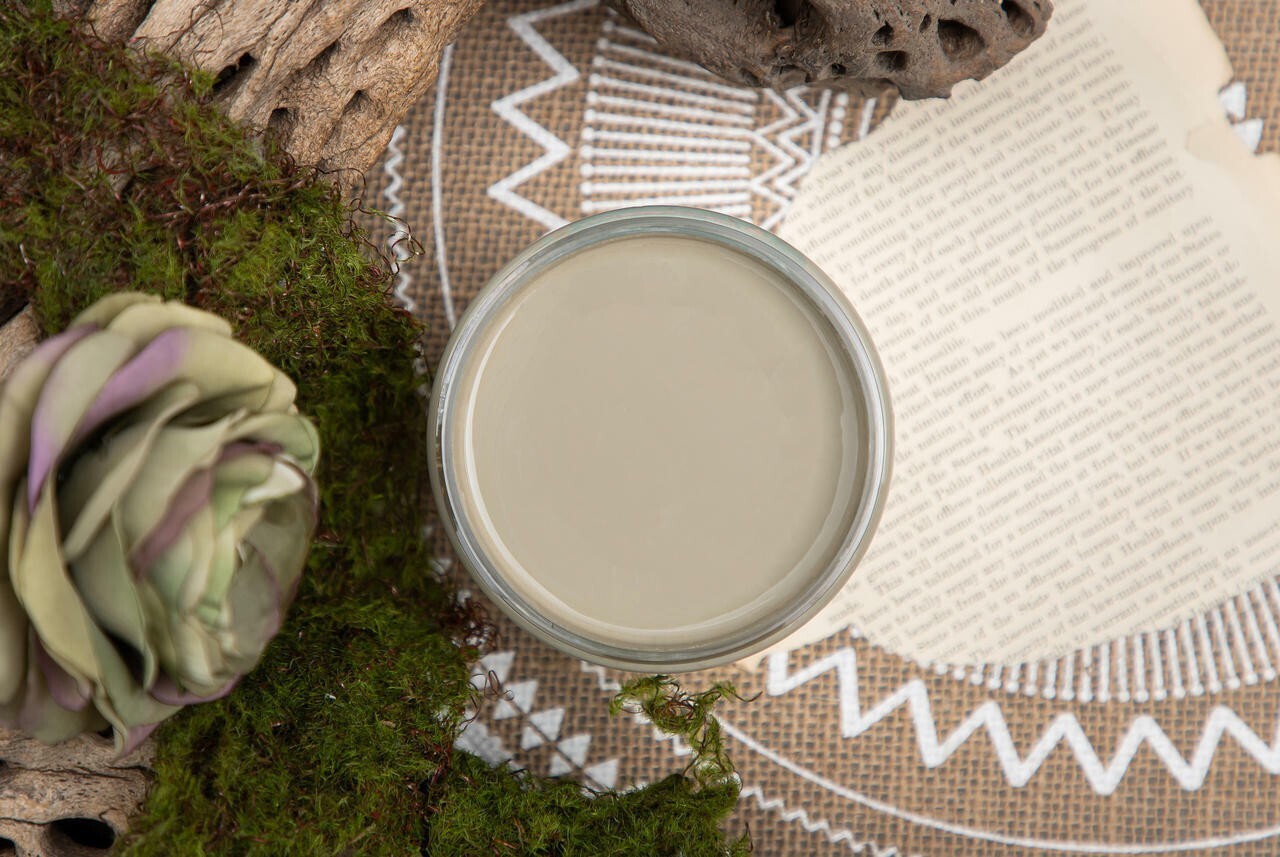 Dixie Belle Chalk Mineral Paint- Spanish Moss – 8oz