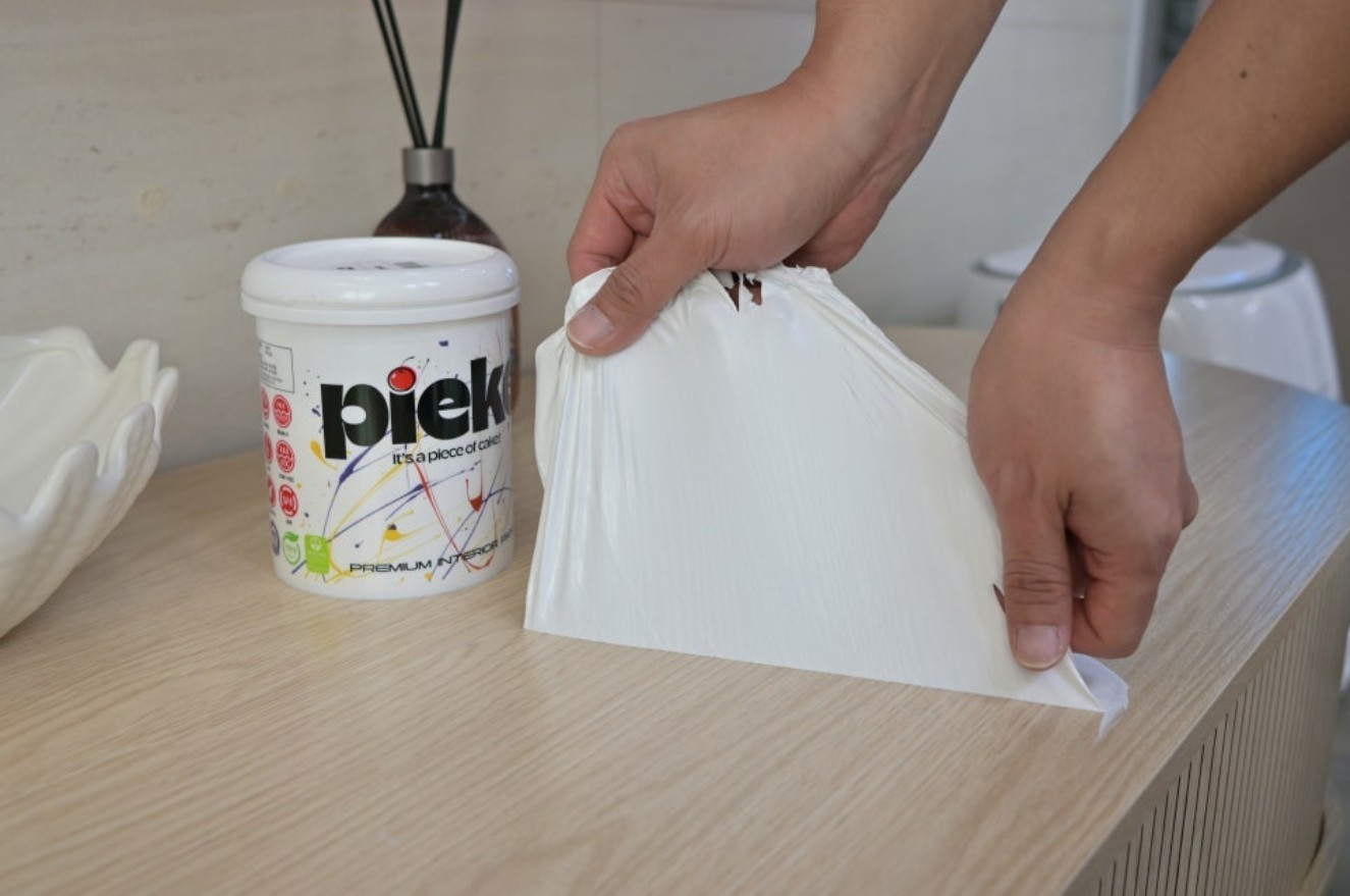 Pieke Peelable Multi-Purpose DIY Eggshell Interior Premium Water-Based Paint 1kg