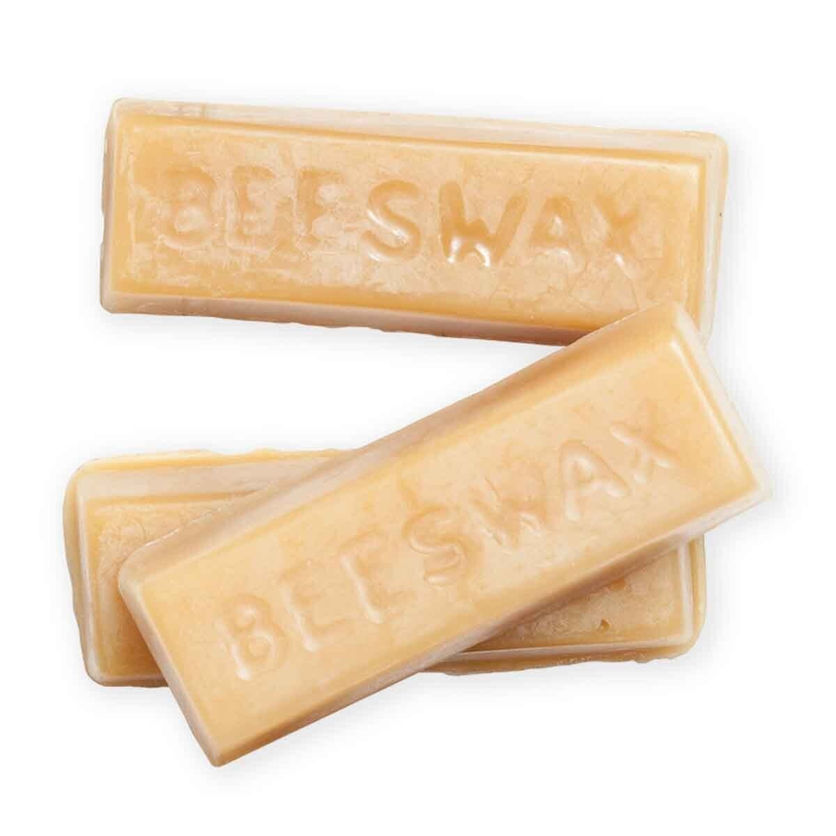 Fusion Mineral Paints – Finishing Products – Resist – Beeswax Block 25g