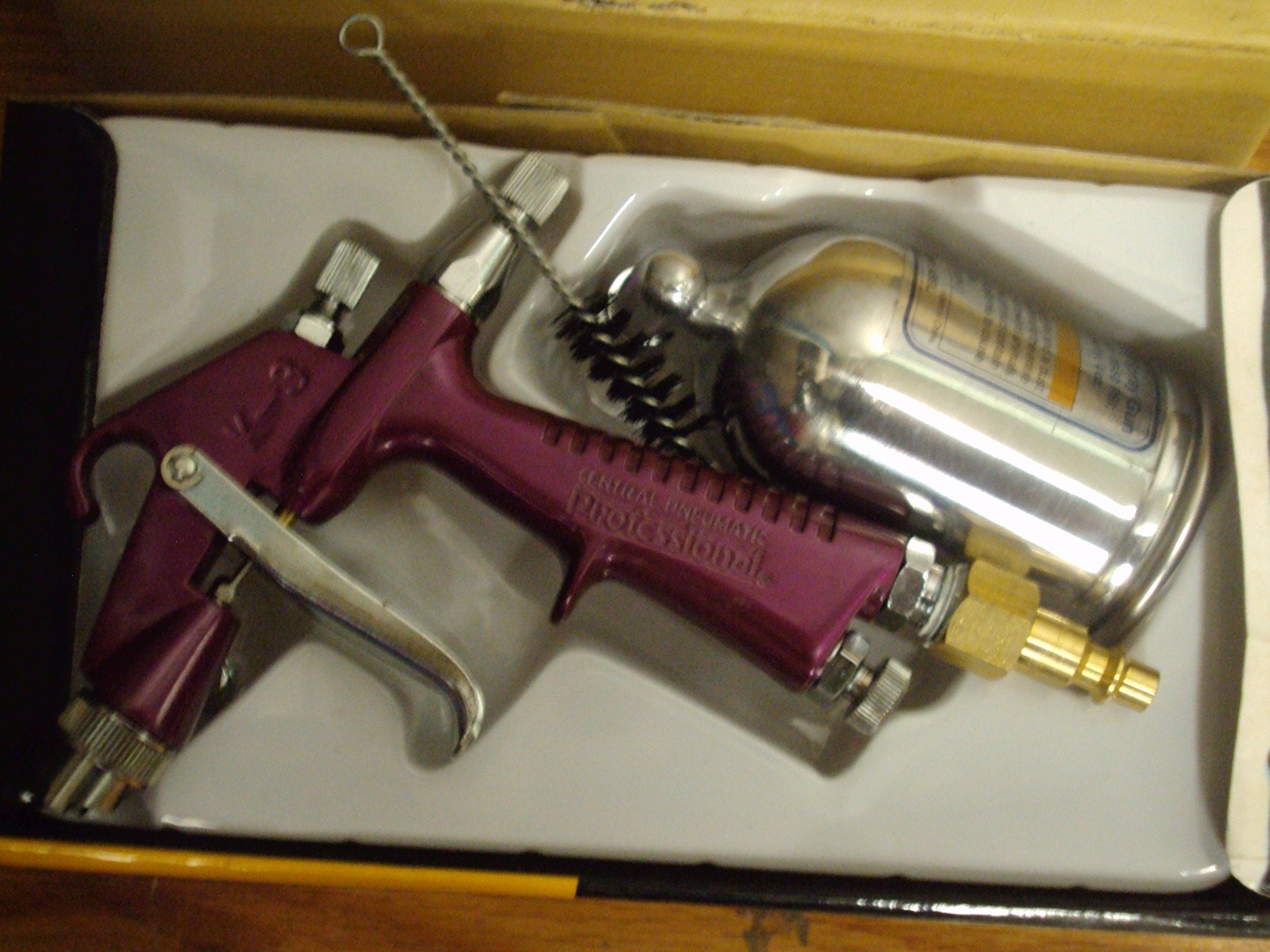 4 Central Pneumatic Astro Pneumatic. Professional Paint Spray Guns New In Box