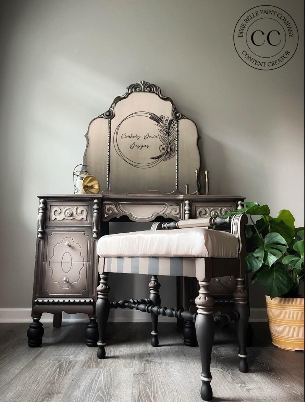 Dixie Belle Chalk Paint Mudd Puddle – FREE SHIPPING!