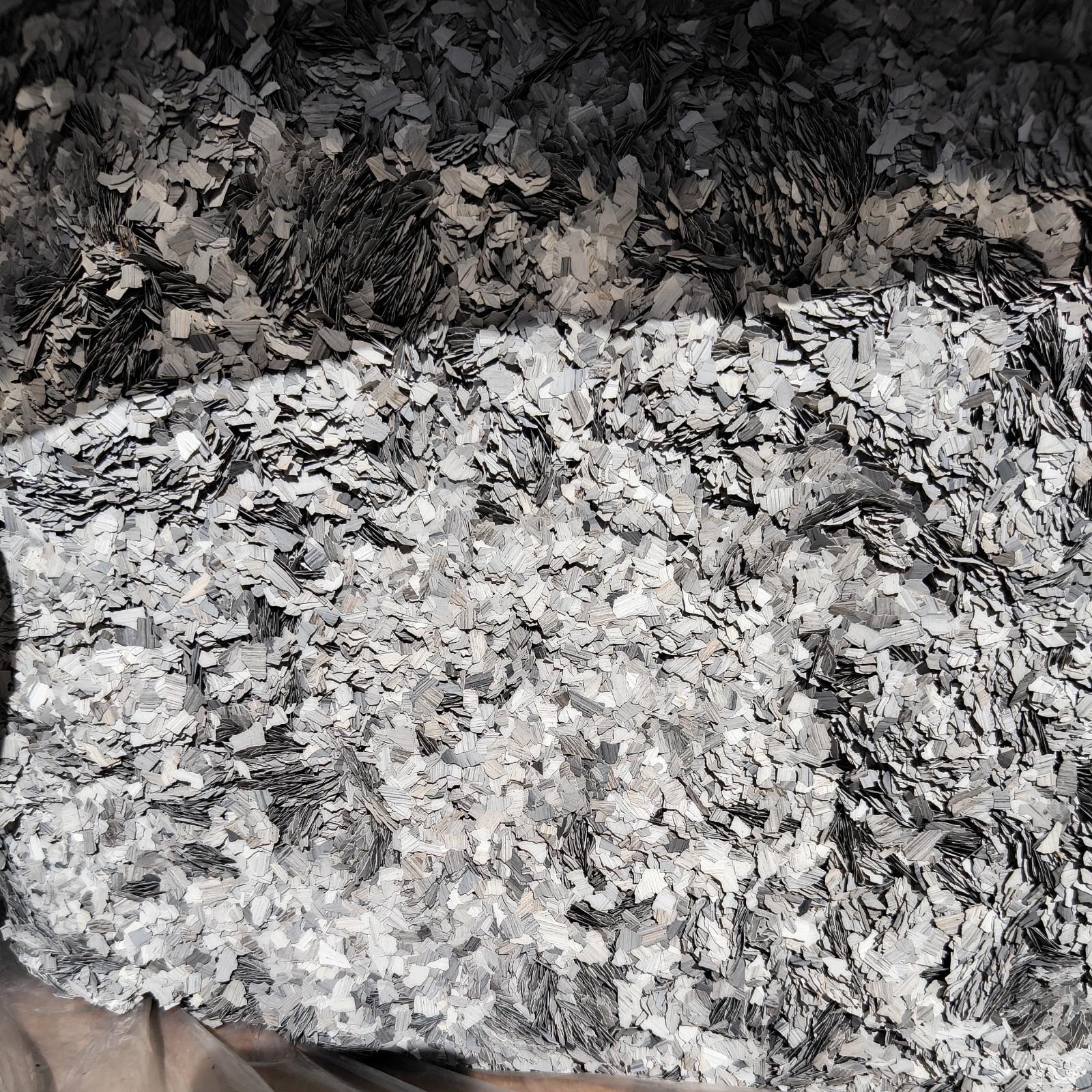 2 Lbs Decorative Color Flakes For Epoxy Floors. V. C. Lanai Gray Color