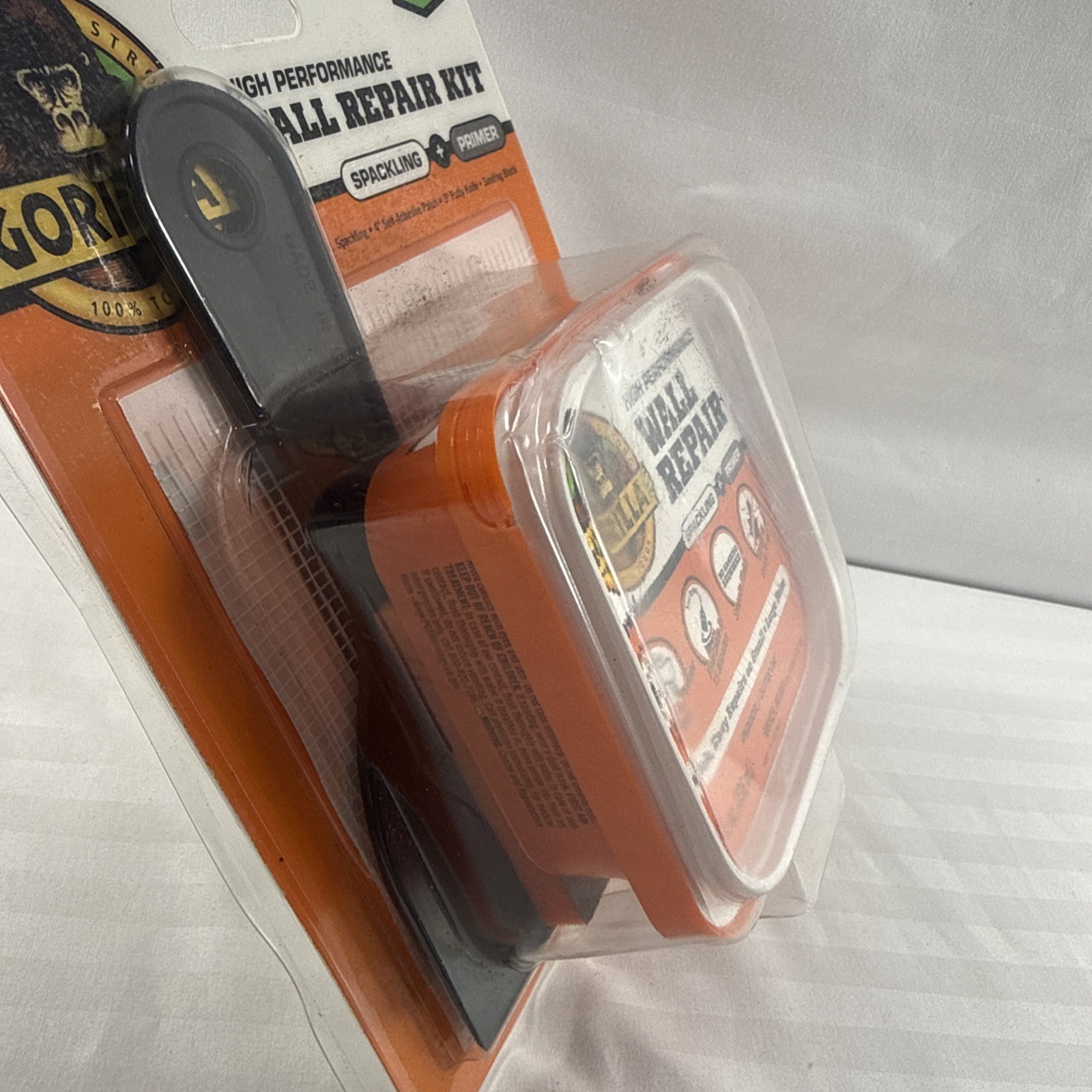 Gorilla High Performance Wall Repair Kit Spackling + Primer 109228