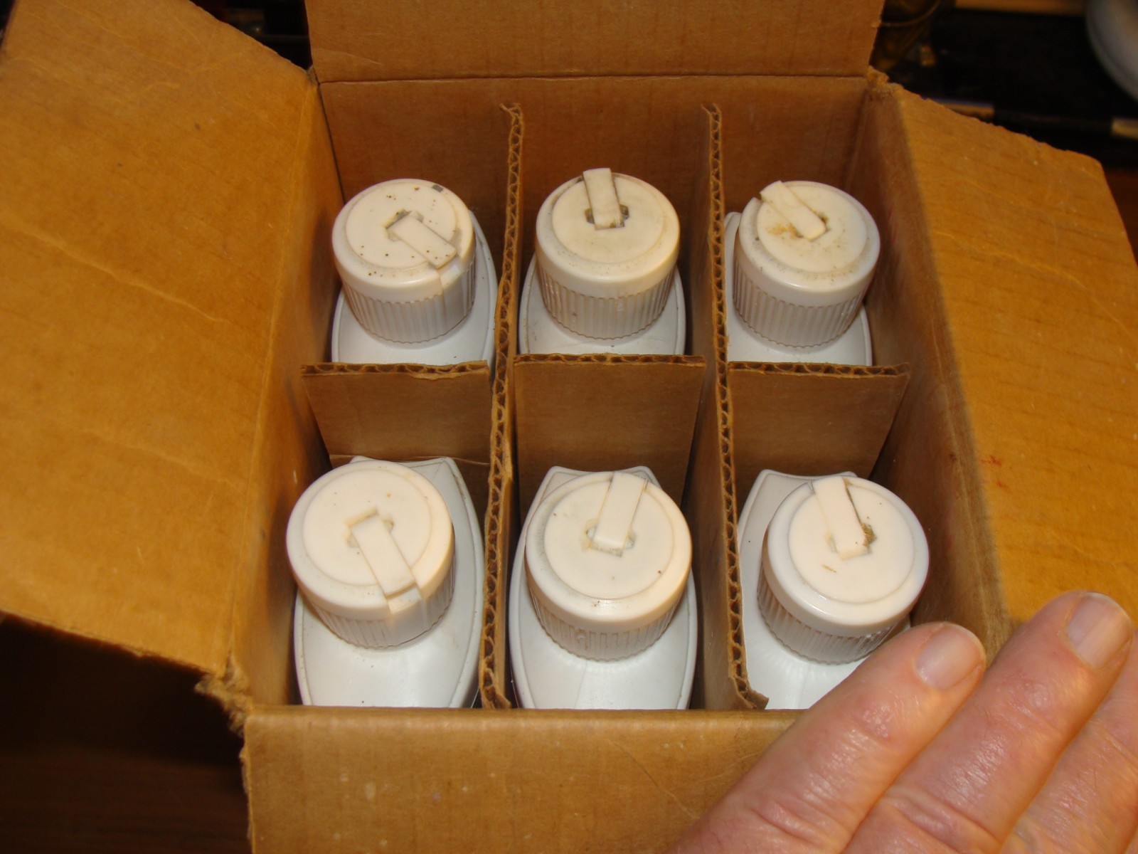 3M Finesse-It Compounding Material 6 Bottles & VCR Tape From 3M Price Reduced!