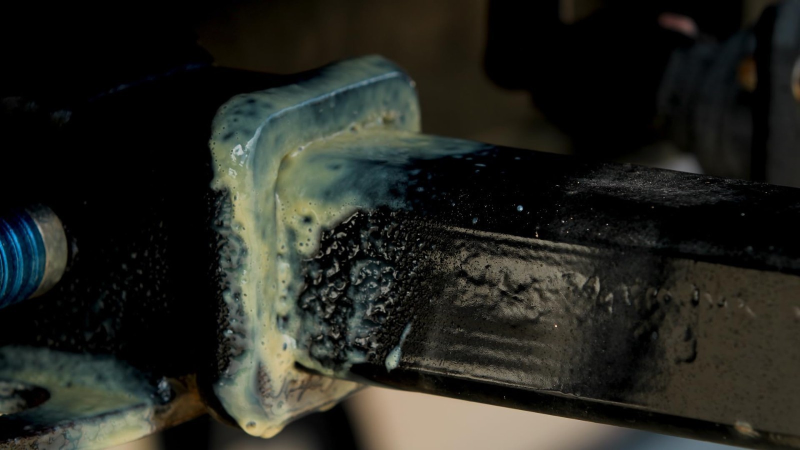Anti-Corrosion Rust Stopper Spray – Prevents Car Rust, Protects Battery Terminal