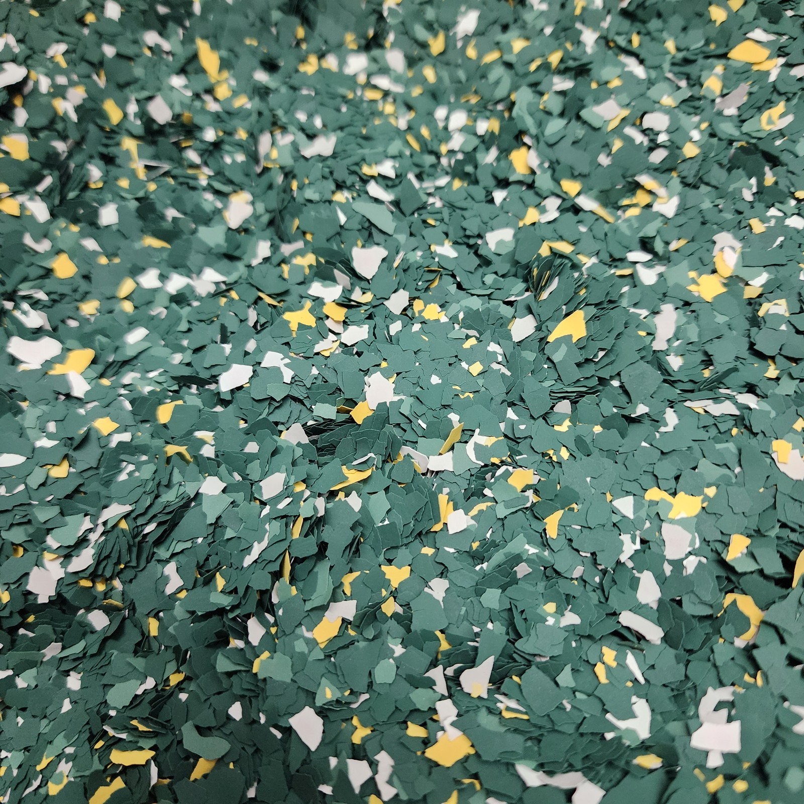 2Lb PREMIER GARAGE 1/4″ Color Chips, MCALLISTER, Epoxy Paint Flakes Garage Floor