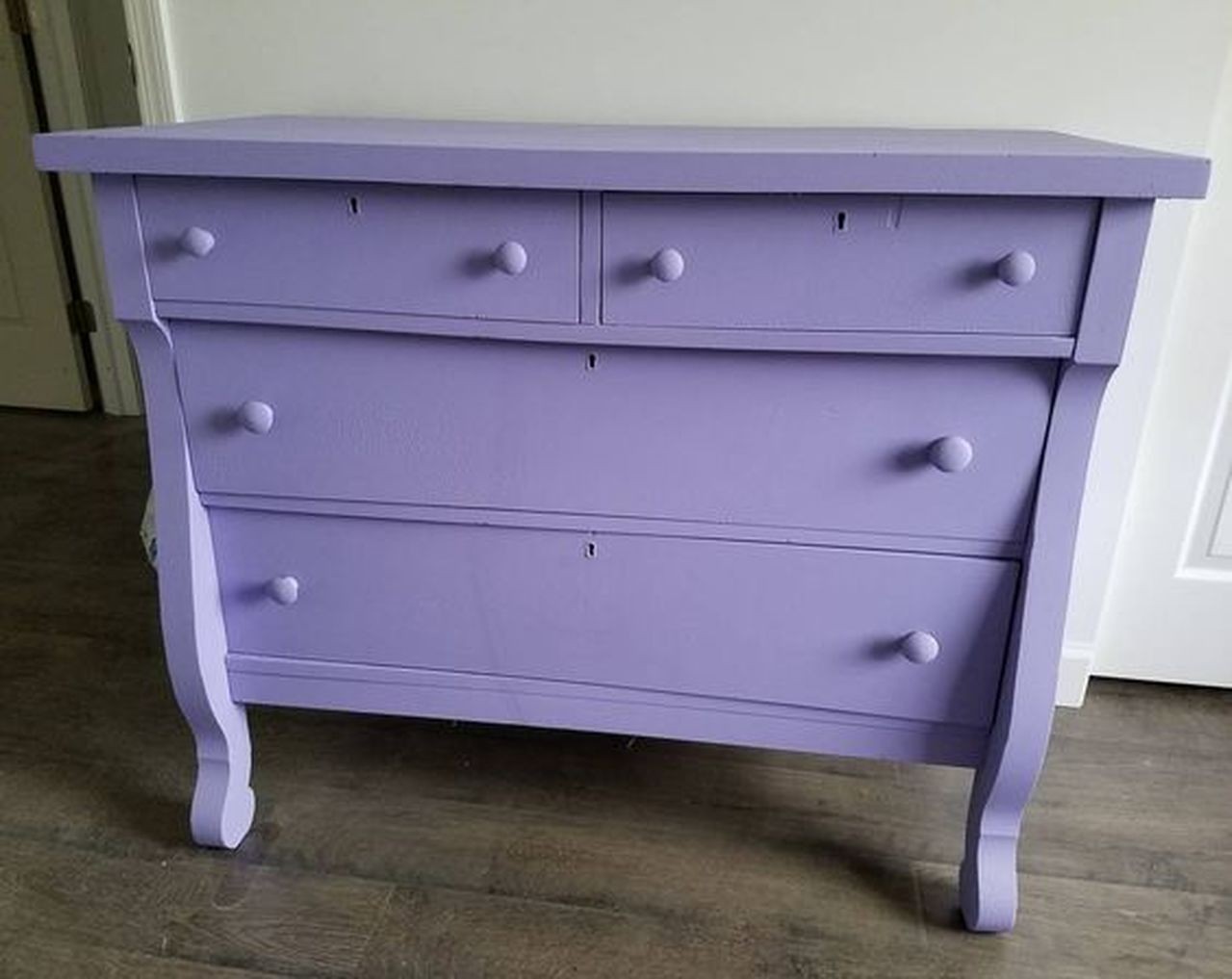 Dixie Belle Chalk Paint Lucky Lavender – FREE SHIPPING!