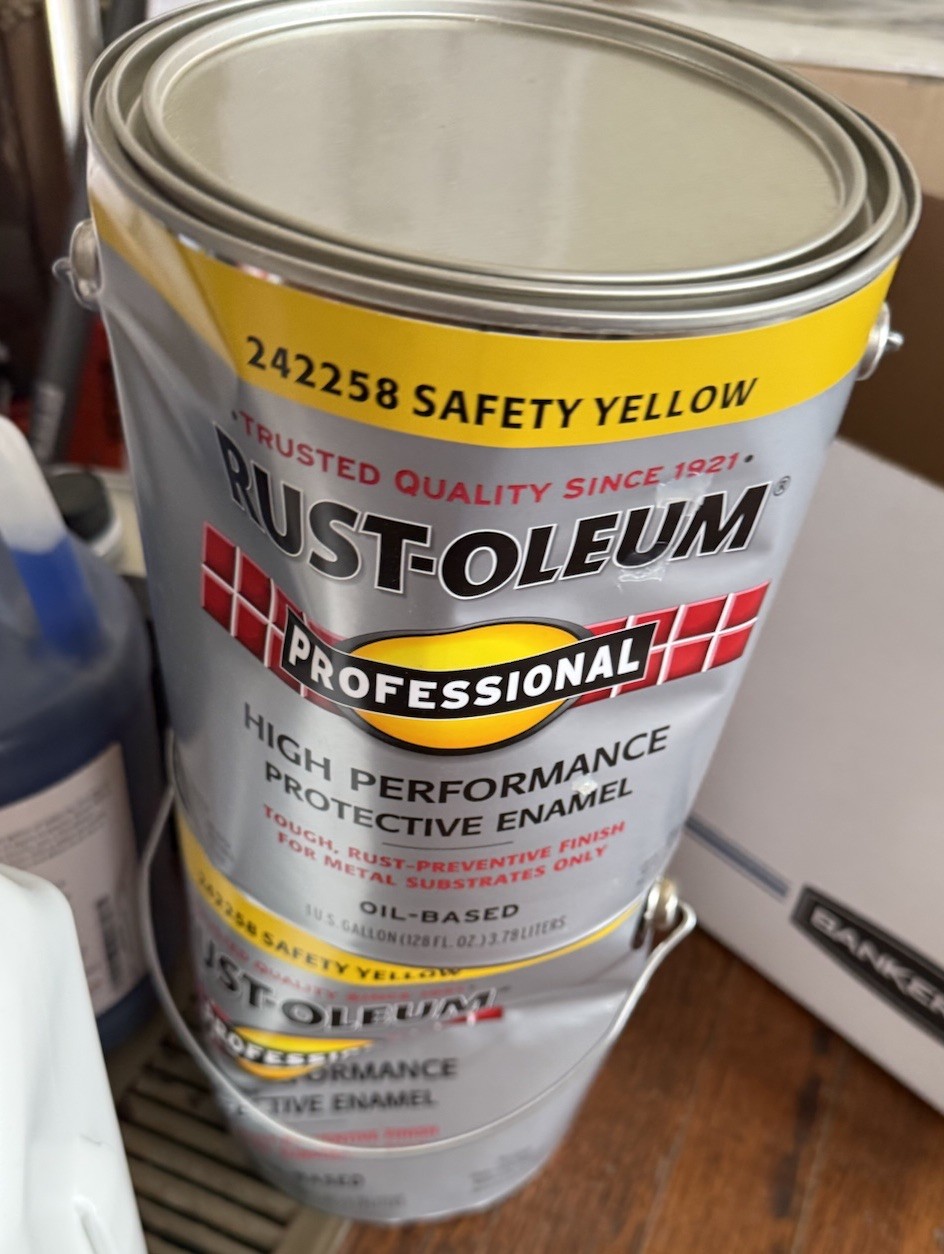 *Rust-Oleum Oil Based SAFETY YELLOW Enamel Paint (7543402) FS