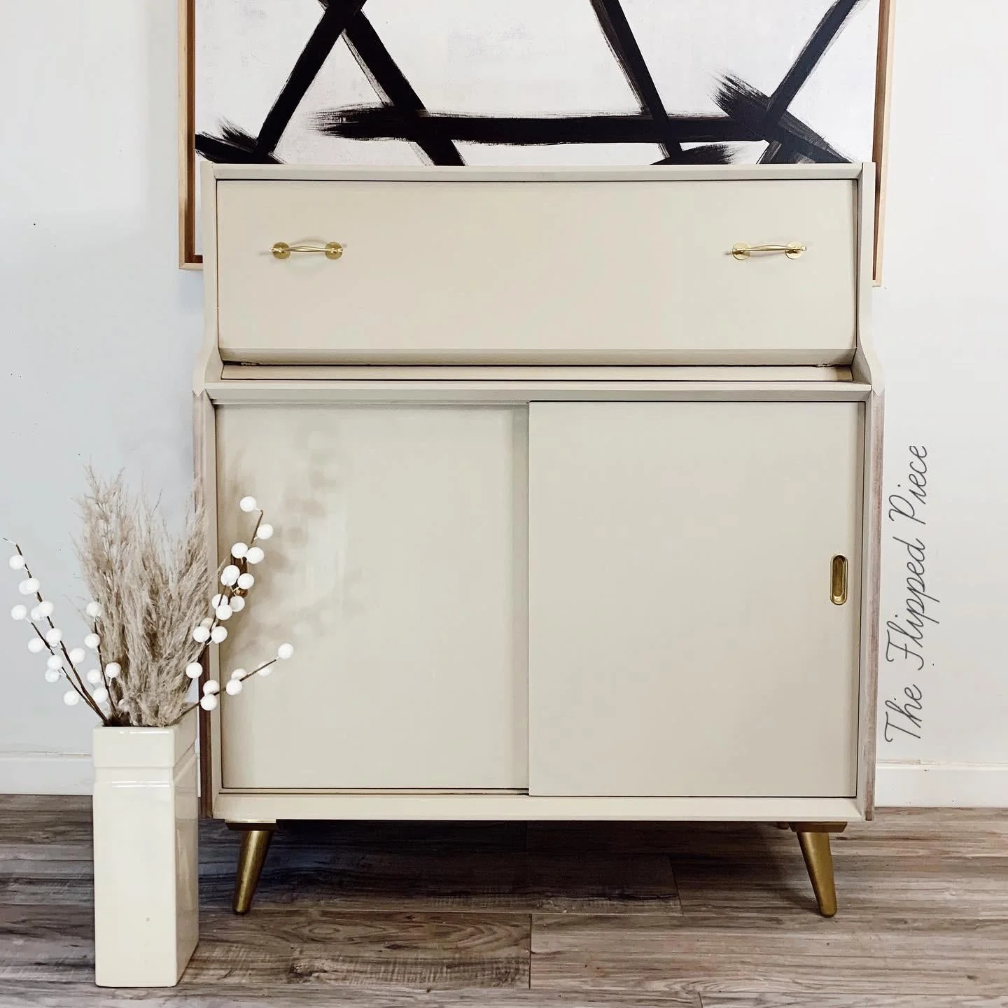 Sand Bar (light tan) – Chalk Paint – Dixie Belle Paint (4 sizes)