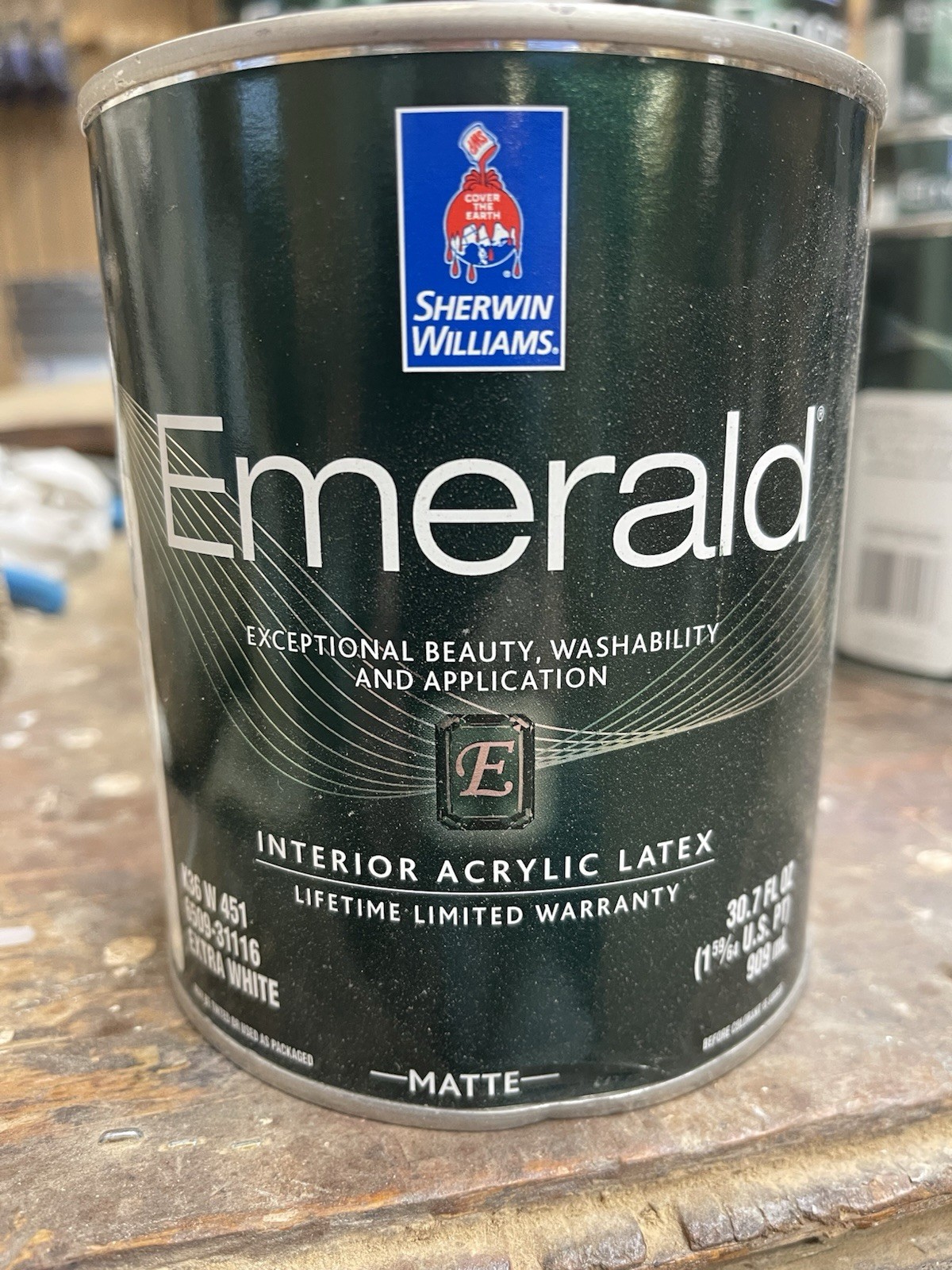 Quart Sherwin Williams Emerald Latex Water Based Paint /Extra White / Matte