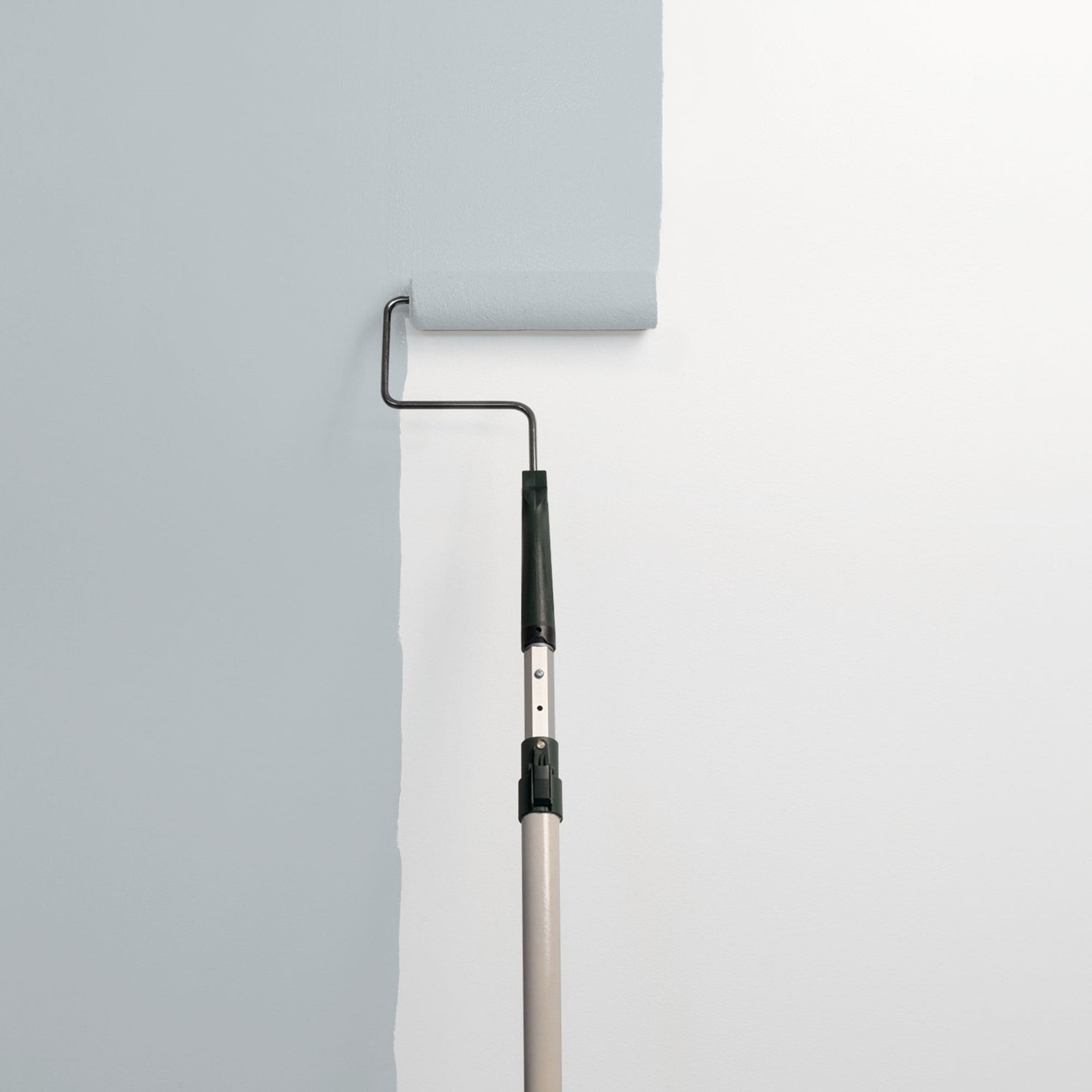 Gray Frost / Grey Flat Interior Paint W/ Primer 1 Gallon