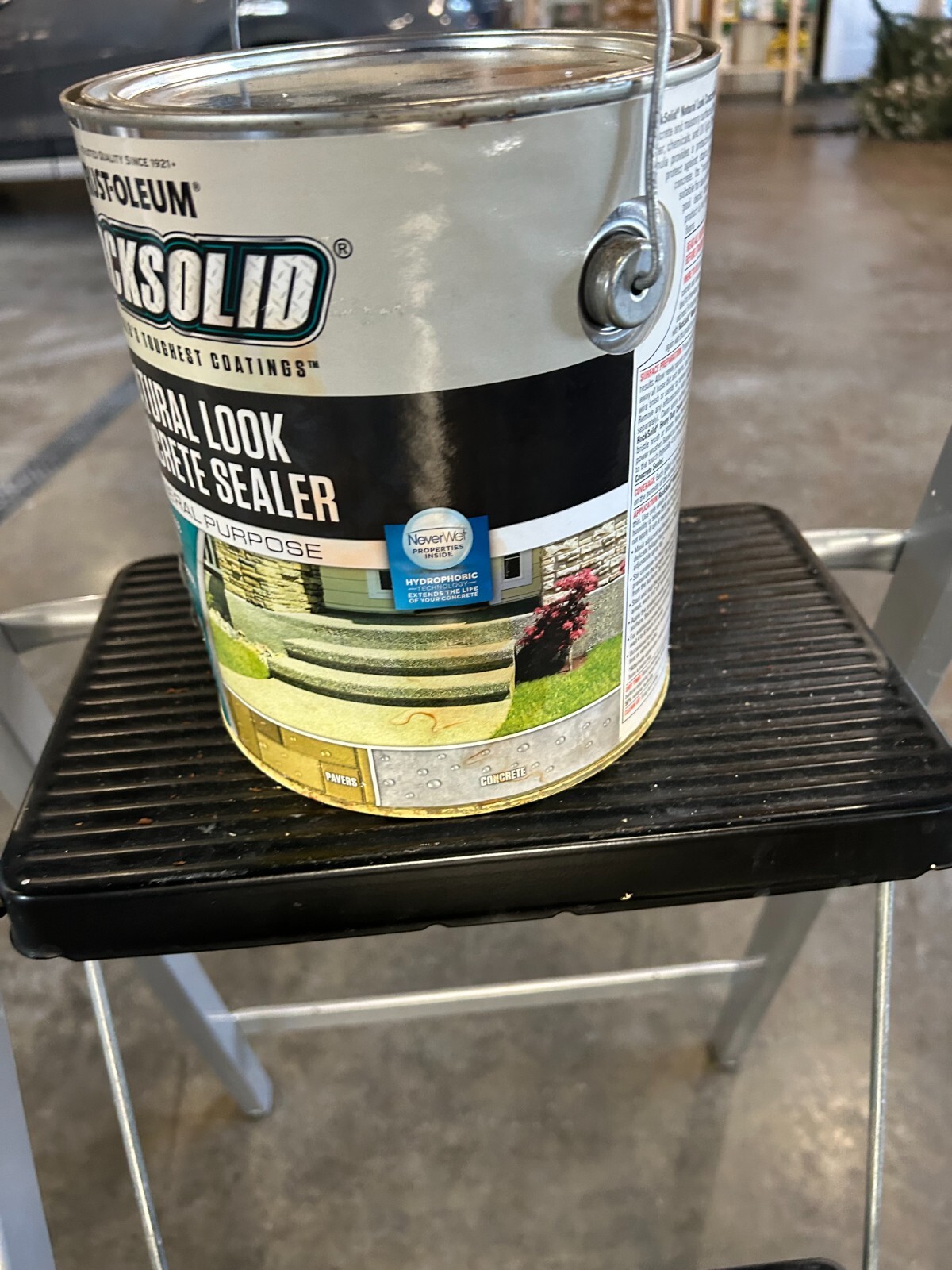 NOS 1-gallon RustOleum Rock solid Natural Look Concrete Sealer Low Gloss Clear