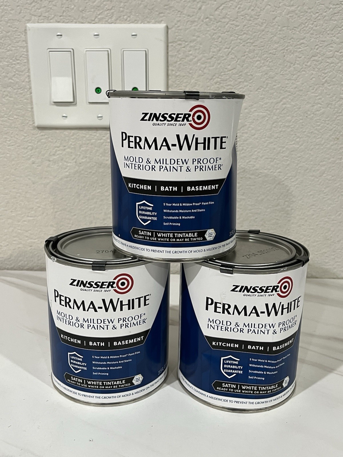 Zinsser 2704 Interior Paint, Satin, Water Base, White (3 Cans of 1 Qt) – Dented