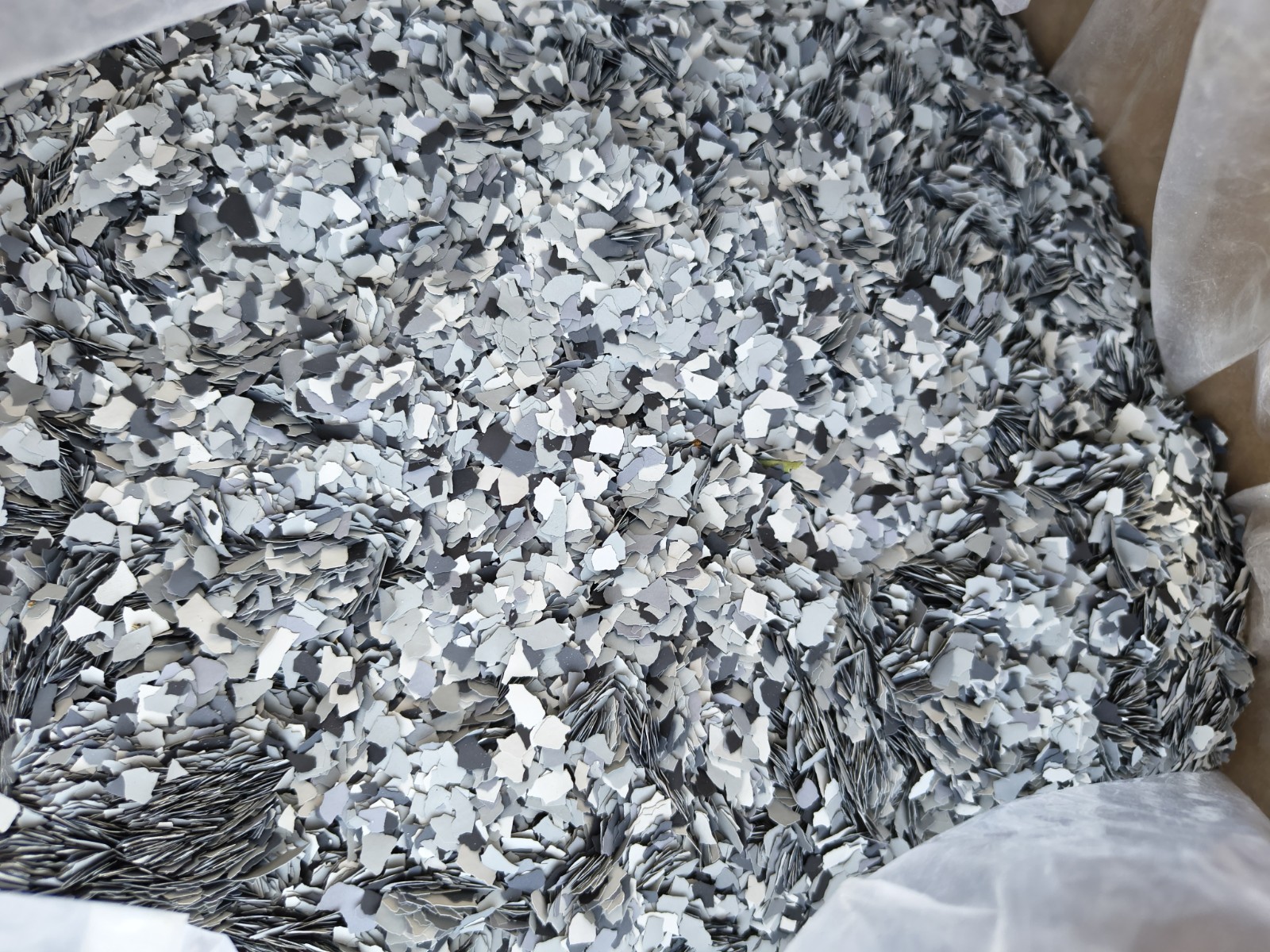 2 Lbs Decorative Color Flakes For Epoxy Floors. Nightfall Color