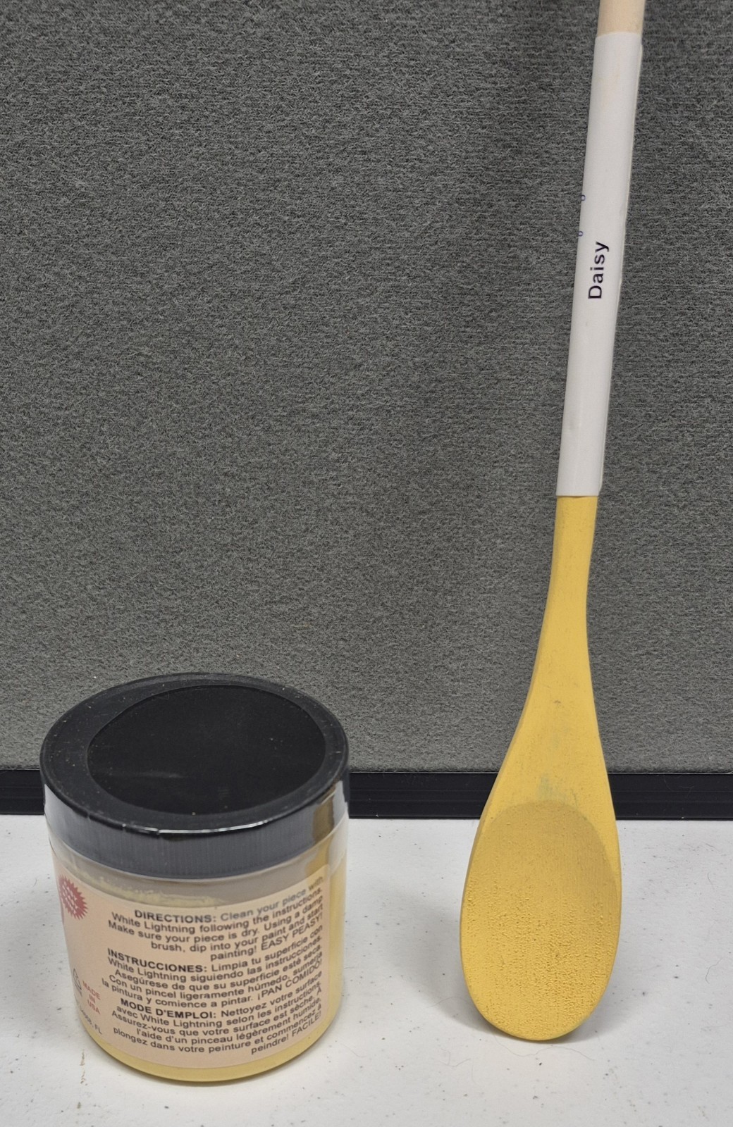 Dixie Belle Paint Chalk Mineral Paint 8oz “Daisy” Color New Furniture