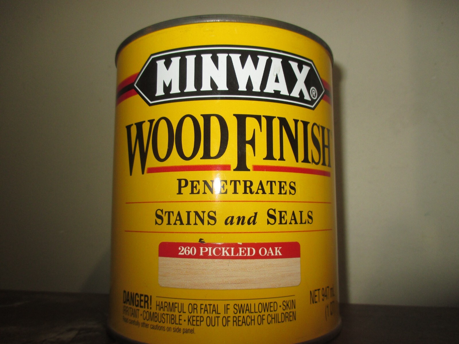 Minwax Pickled Oak 260 Wood Finish Oil-Based Wood Stain 1 Quart
