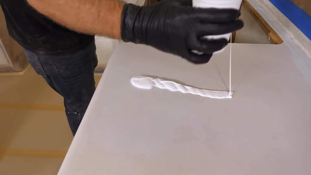 1 Quart Gloss Black Epoxy Primer for MDF & Plywood – Essential for Refinishing