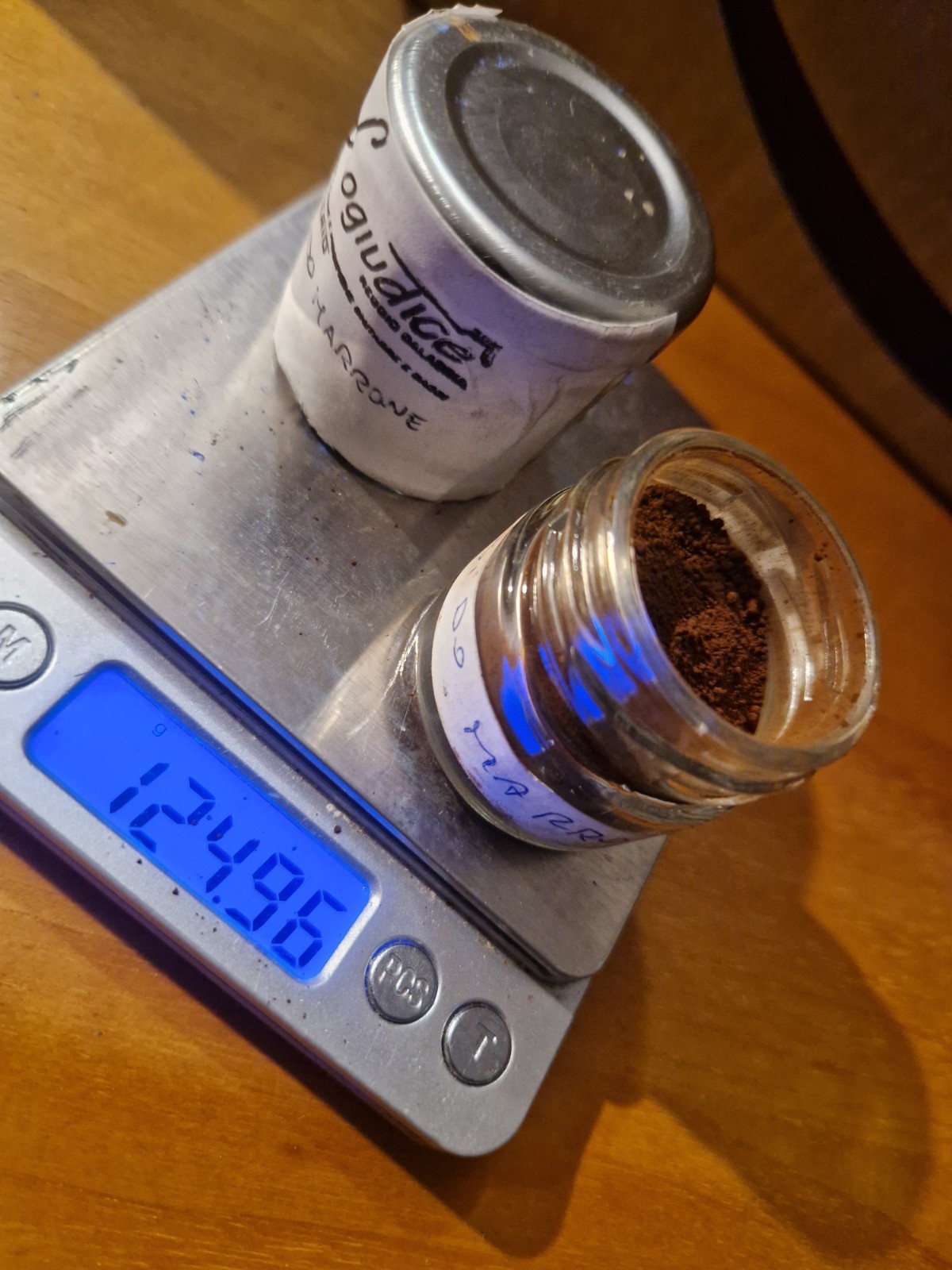 BROWN Rare Earth Oxides Fine Powder Wood Bite – 155 Grams
